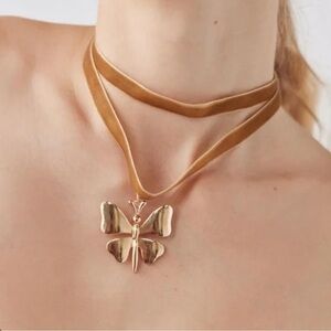 Buffy Velvet Layer Choker NWT